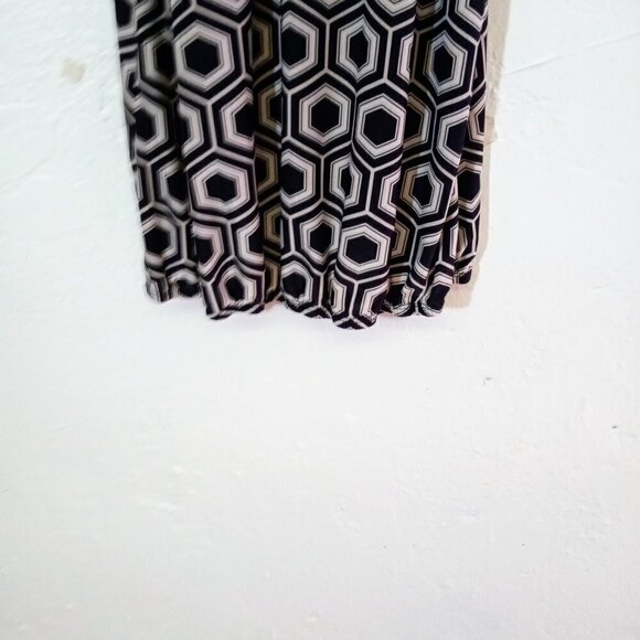 WOMEN'S INC INTERNATIONAL CONCEPTS BLACK AND WHITE TANK TOP. SIZE M - Picture 3 of 5